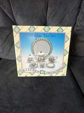 Young's Inc. Kitchen Collection Decorative Mosaic Tea Set